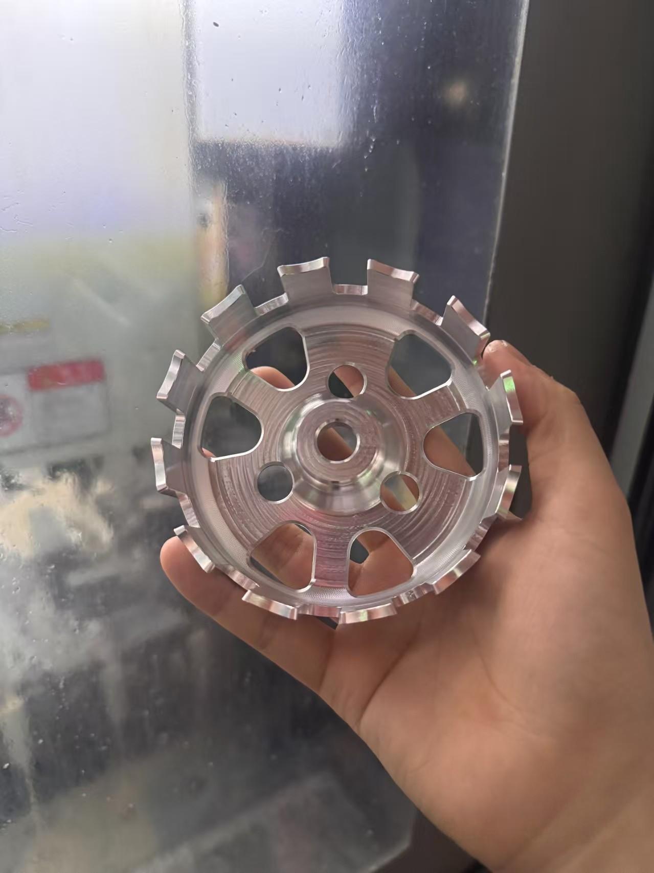 300mm晶圆治具PC透明 | 超薄圆板真空吸附+激光刻线精密加工 | 半导体设备零件加工 | 小批量非标零件 | 莱图加